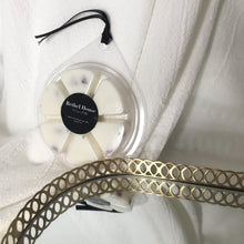 Load image into Gallery viewer, Clamshell Wax Melts - wagon wheel