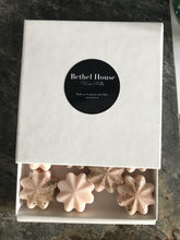 Load image into Gallery viewer, Wax Melt Gift Box